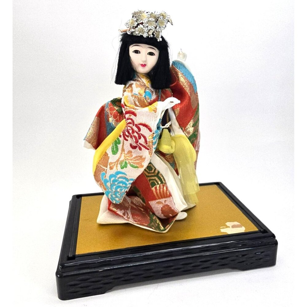 Vintage Japanese Geisha Doll In Colorful Traditional Kimono On Stand JE340